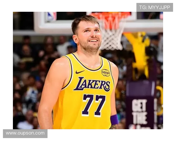 原创太恐怖！一战狂刷九项纪录，全场高呼MVP，老詹要承认，东契奇才是领袖